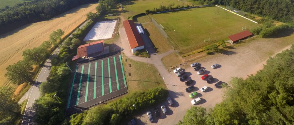 ssv-rossbach-wald-vereinsheim-sportplatz-luftbild--breitbild